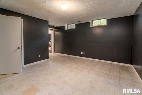 Tiny photo for 412 WAGON WHEEL Road, Carbondale, IL 62901 (MLS # EB460625)