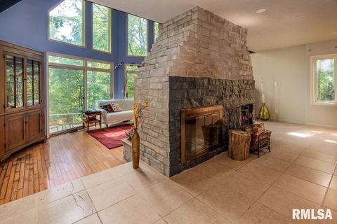 Tiny photo for 412 Wagon Wheel Rd Road, Carbondale, IL 62901 (MLS # EB460625)