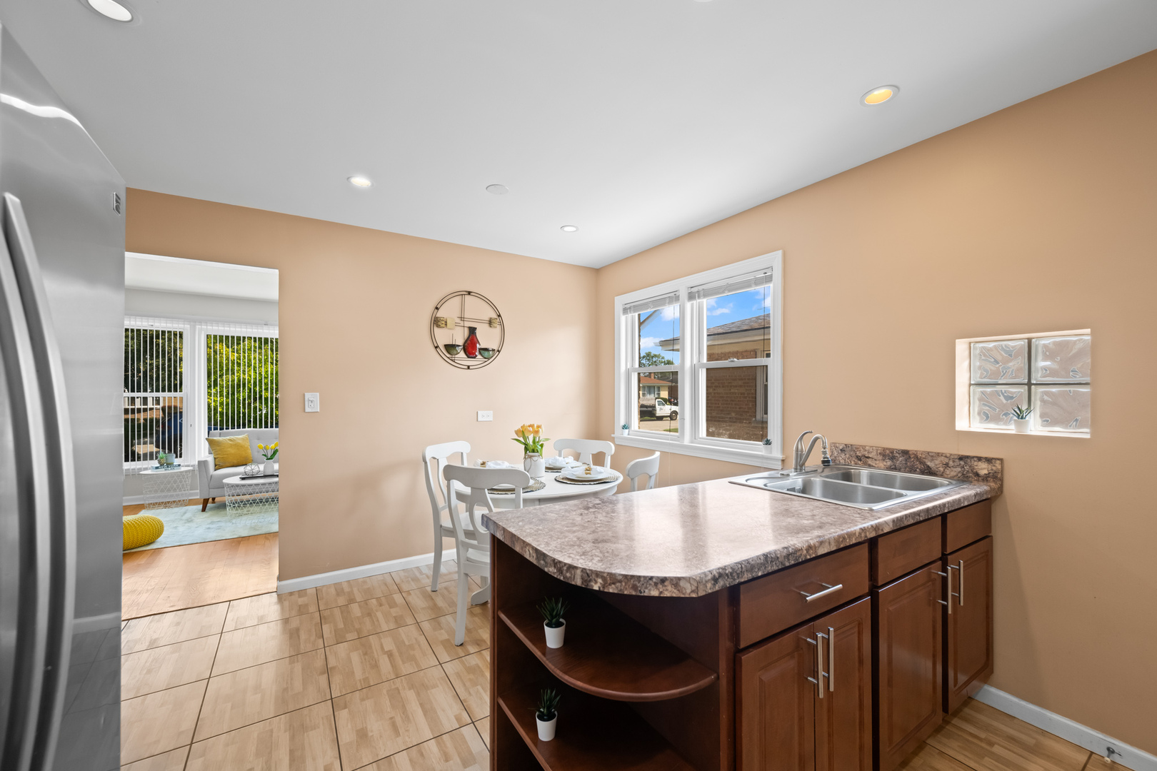 Franklin Park, Illinois 60131, United States, 3 Bedrooms Bedrooms, ,1 BathroomBathrooms,Residential,Active,200130