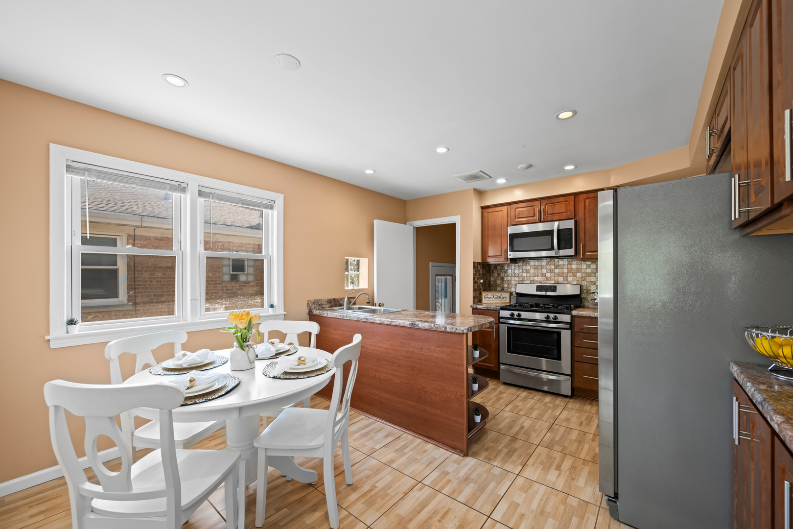 Franklin Park, Illinois 60131, United States, 3 Bedrooms Bedrooms, ,1 BathroomBathrooms,Residential,Active,200130