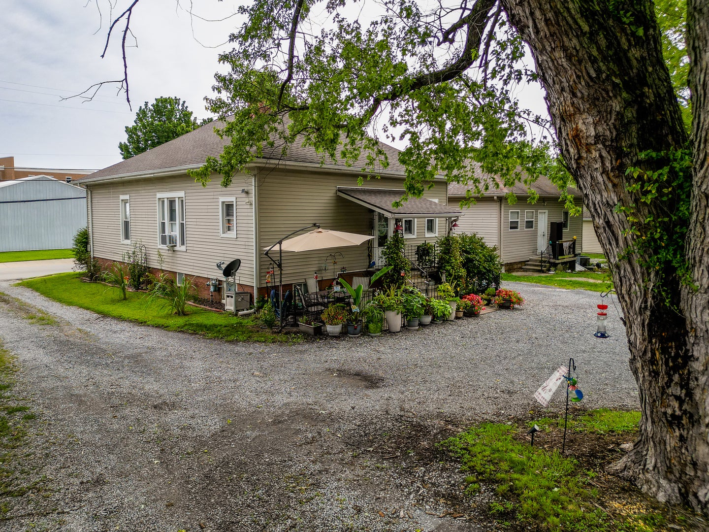 206 W White Street