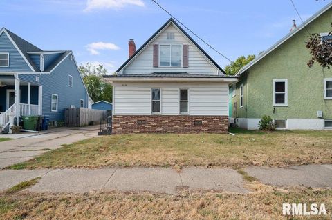 Photo of 210 N 5TH Street, Clinton, IA 52732 (MLS # QC4268523)