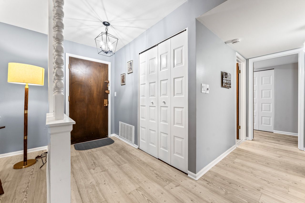 4900 Foster Street 304