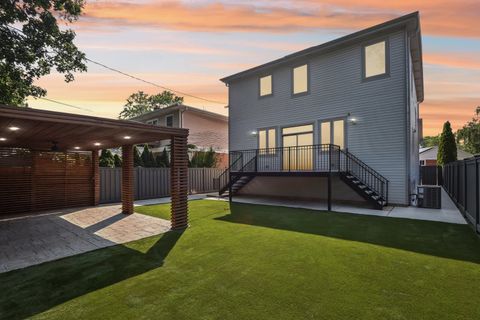 Tiny photo for 6339 N Leona Avenue, Chicago, IL 60646 (MLS # 12417361)