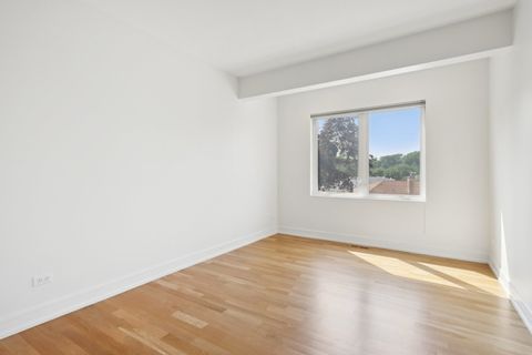 Tiny photo for 6339 N Leona Avenue, Chicago, IL 60646 (MLS # 12417361)