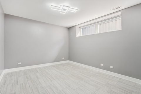 Tiny photo for 6339 N Leona Avenue, Chicago, IL 60646 (MLS # 12417361)