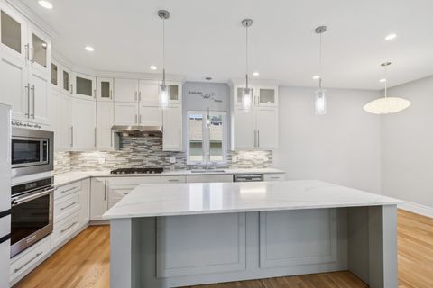 Tiny photo for 6339 N Leona Avenue, Chicago, IL 60646 (MLS # 12417361)