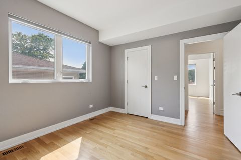 Tiny photo for 6339 N Leona Avenue, Chicago, IL 60646 (MLS # 12417361)