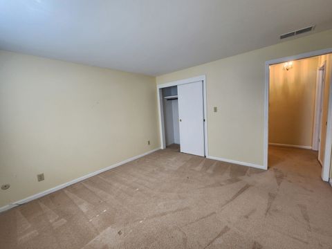 Tiny photo for 1050 S Nelson Avenue #4, Kankakee, IL 60901 (MLS # 12567781)