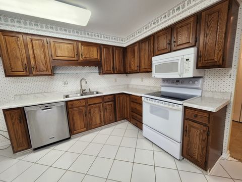 Tiny photo for 1050 S Nelson Avenue #4, Kankakee, IL 60901 (MLS # 12567781)