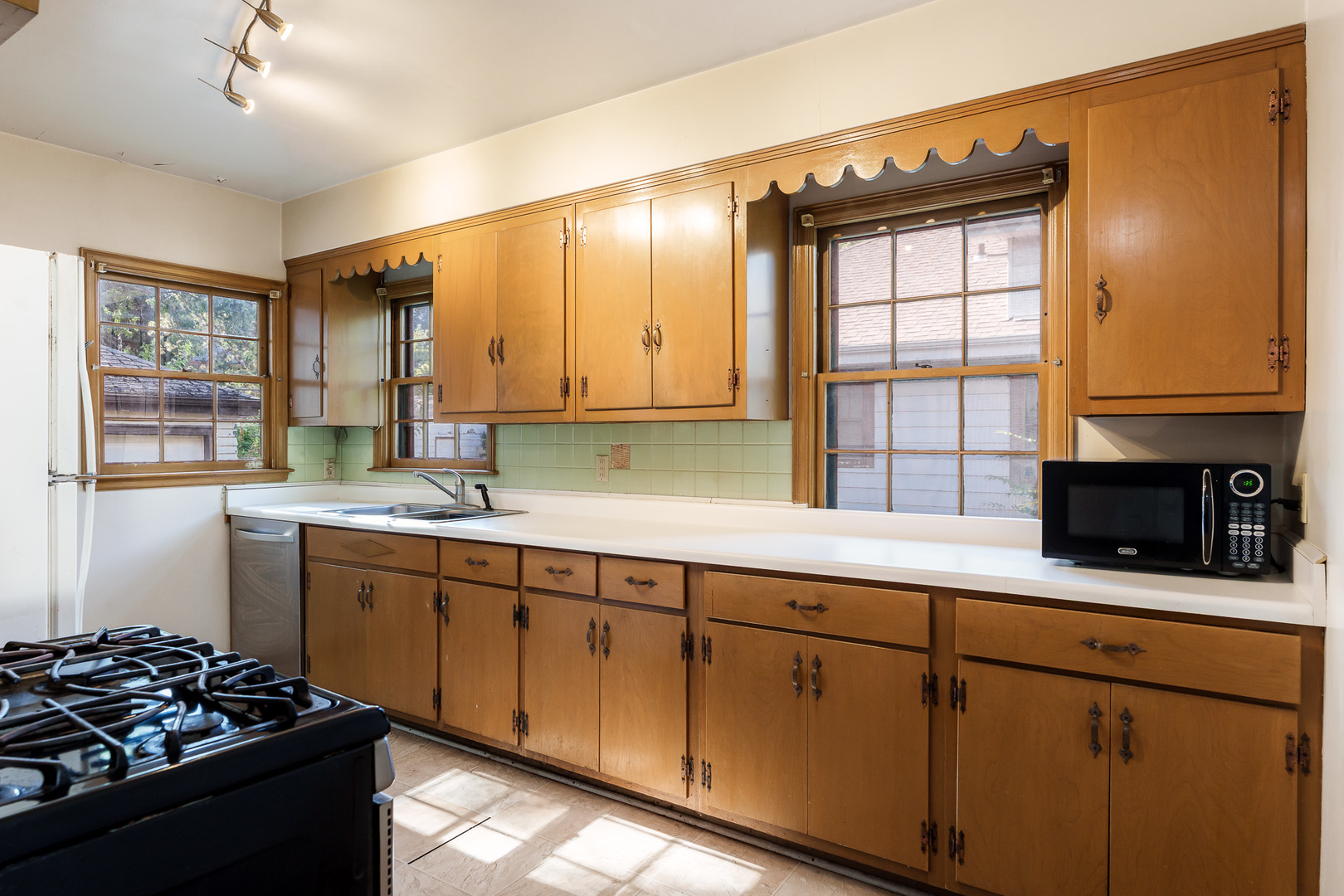 Rockford, Illinois 61107, United States, 2 Bedrooms Bedrooms, ,2 BathroomsBathrooms,Residential,Active,195052