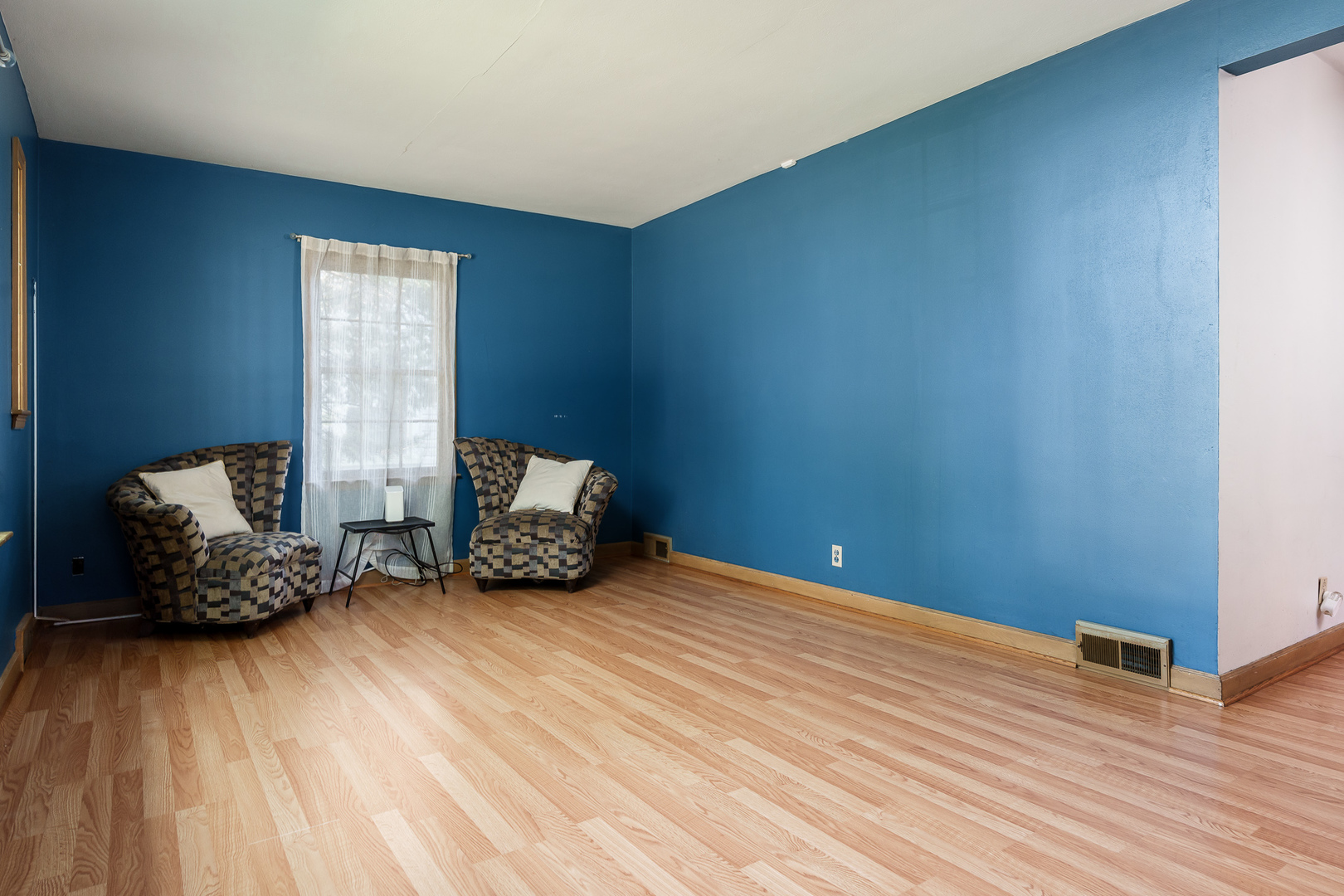 Rockford, Illinois 61107, United States, 2 Bedrooms Bedrooms, ,2 BathroomsBathrooms,Residential,Active,195052