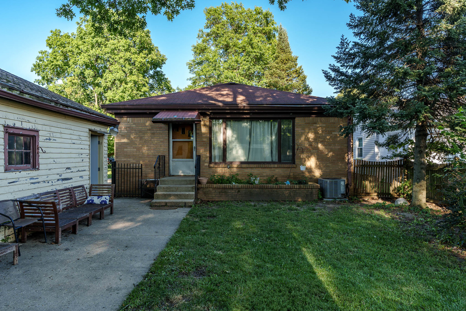 Rockford, Illinois 61107, United States, 2 Bedrooms Bedrooms, ,2 BathroomsBathrooms,Residential,Active,195052