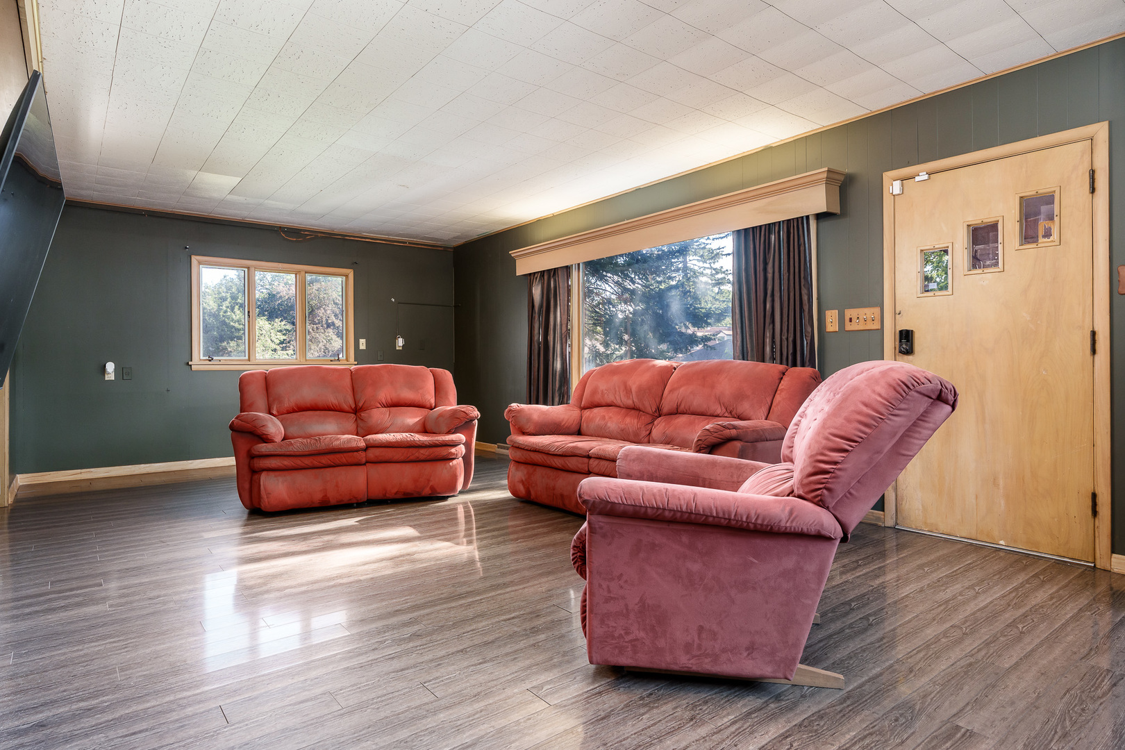 Rockford, Illinois 61107, United States, 2 Bedrooms Bedrooms, ,2 BathroomsBathrooms,Residential,Active,195052