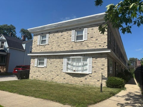 Tiny photo for 7721 S Coles Avenue #B, Chicago, IL 60649 (MLS # 12697859)