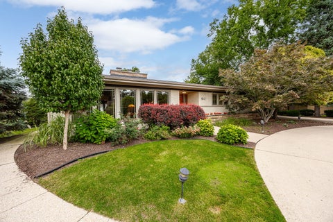 Tiny photo for 12 Meadowood Drive, Oak Brook, IL 60523 (MLS # 12756857)