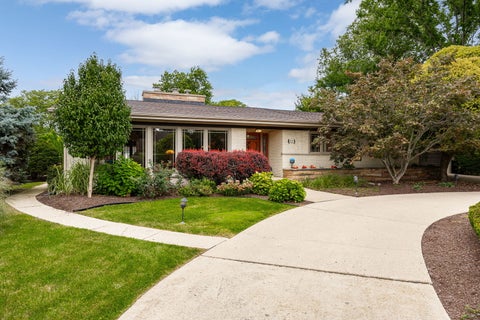 Tiny photo for 12 Meadowood Drive, Oak Brook, IL 60523 (MLS # 12756857)