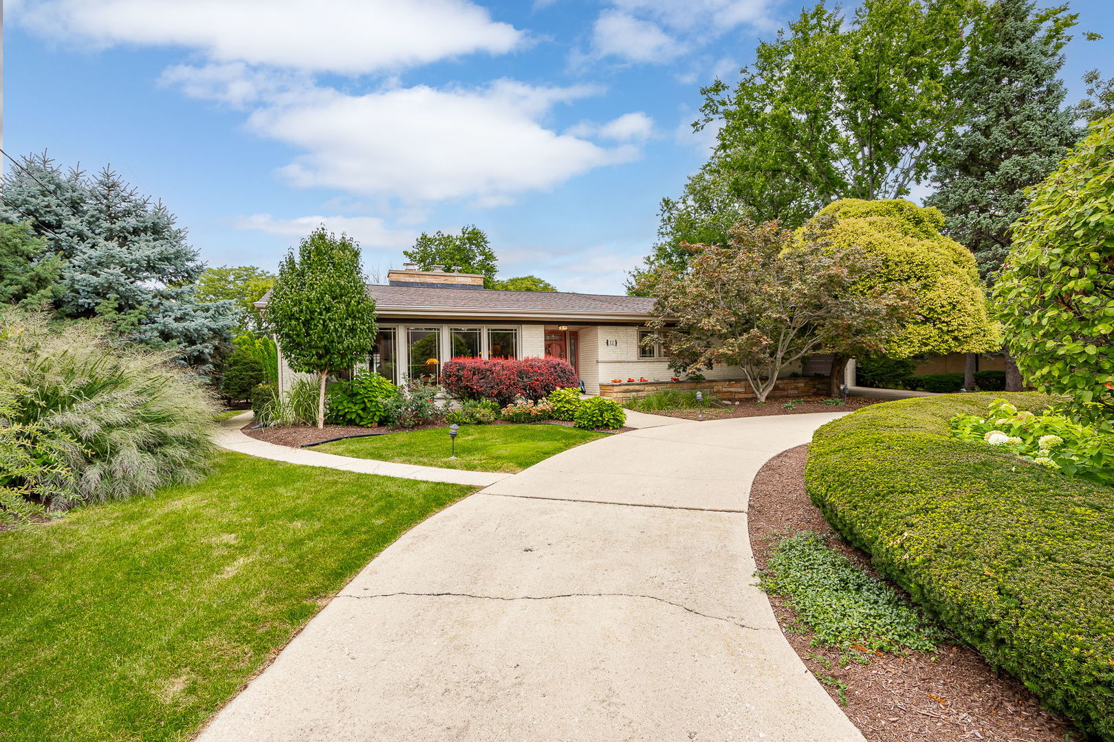 12 Meadowood Drive