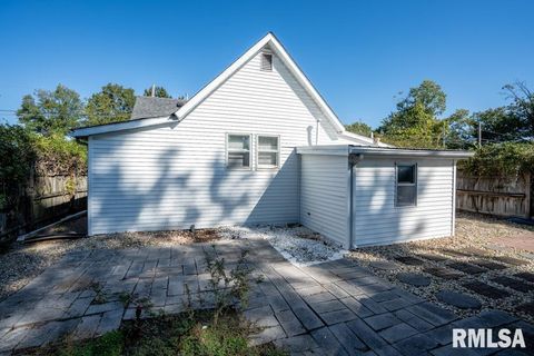 Tiny photo for 1713 W DEWEY Street, Marion, IL 62959 (MLS # QC4268533)