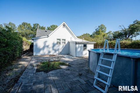 Tiny photo for 1713 W DEWEY Street, Marion, IL 62959 (MLS # QC4268533)