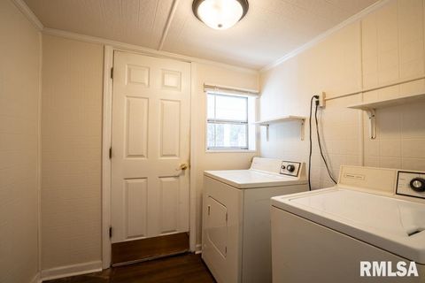 Tiny photo for 1713 W DEWEY Street, Marion, IL 62959 (MLS # QC4268533)