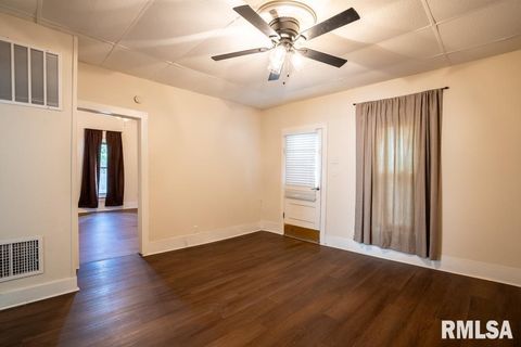 Tiny photo for 1713 W DEWEY Street, Marion, IL 62959 (MLS # QC4268533)