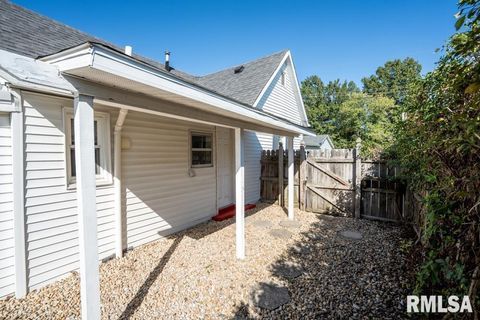 Tiny photo for 1713 W DEWEY Street, Marion, IL 62959 (MLS # QC4268533)
