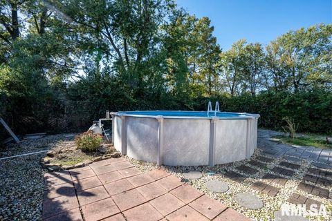 Tiny photo for 1713 W DEWEY Street, Marion, IL 62959 (MLS # QC4268533)