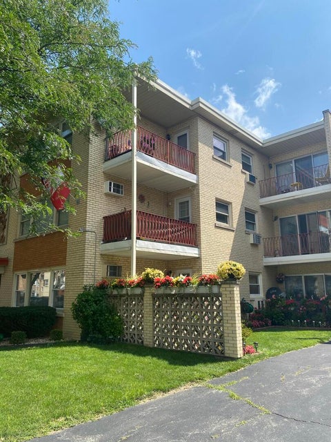 Tiny photo for 3111 Paris Avenue #207, River Grove, IL 60171 (MLS # 12777506)