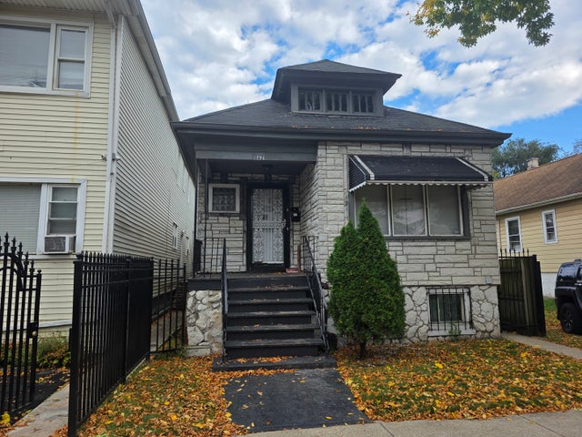 8621 S Marquette Avenue