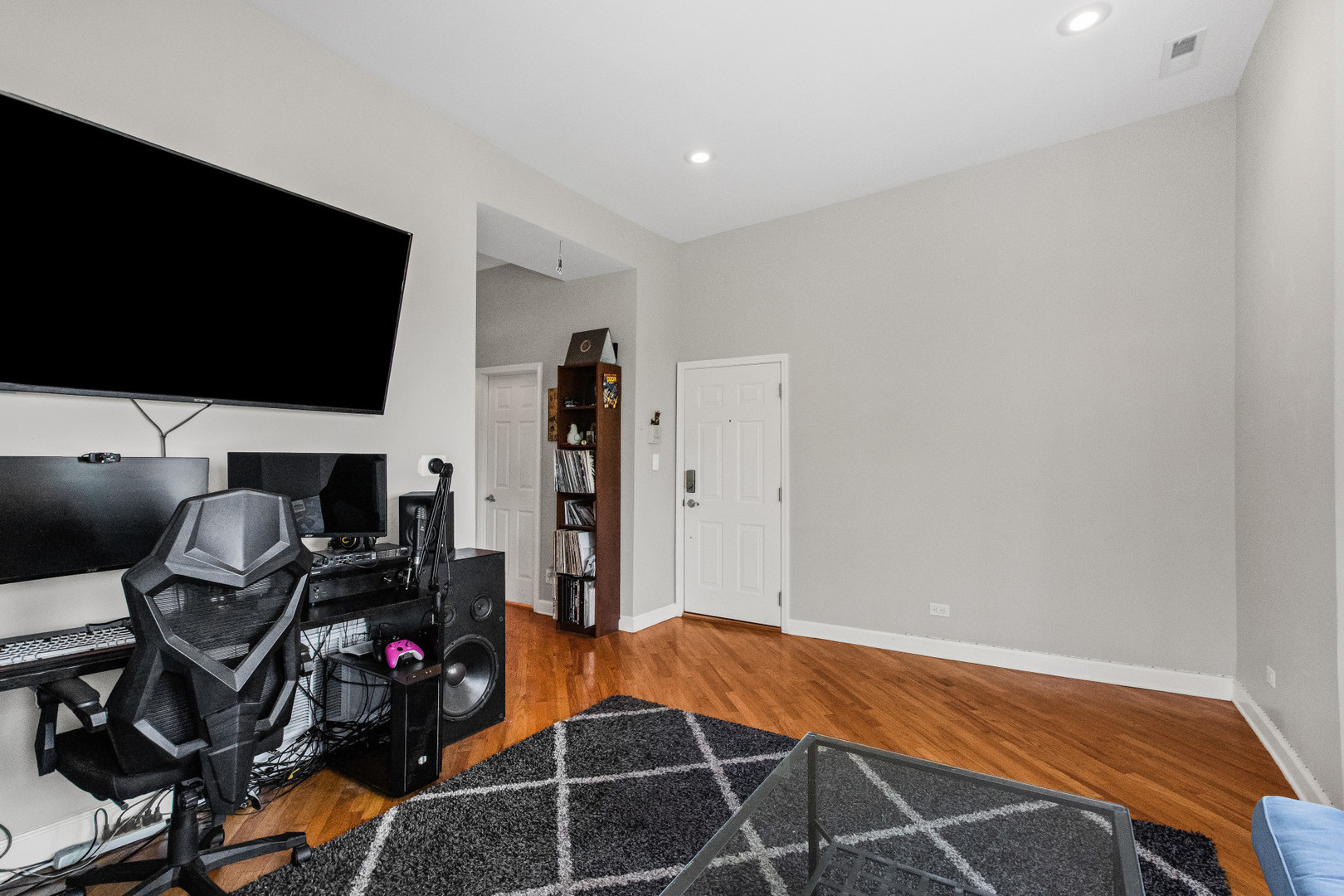921 N Campbell Avenue 4N