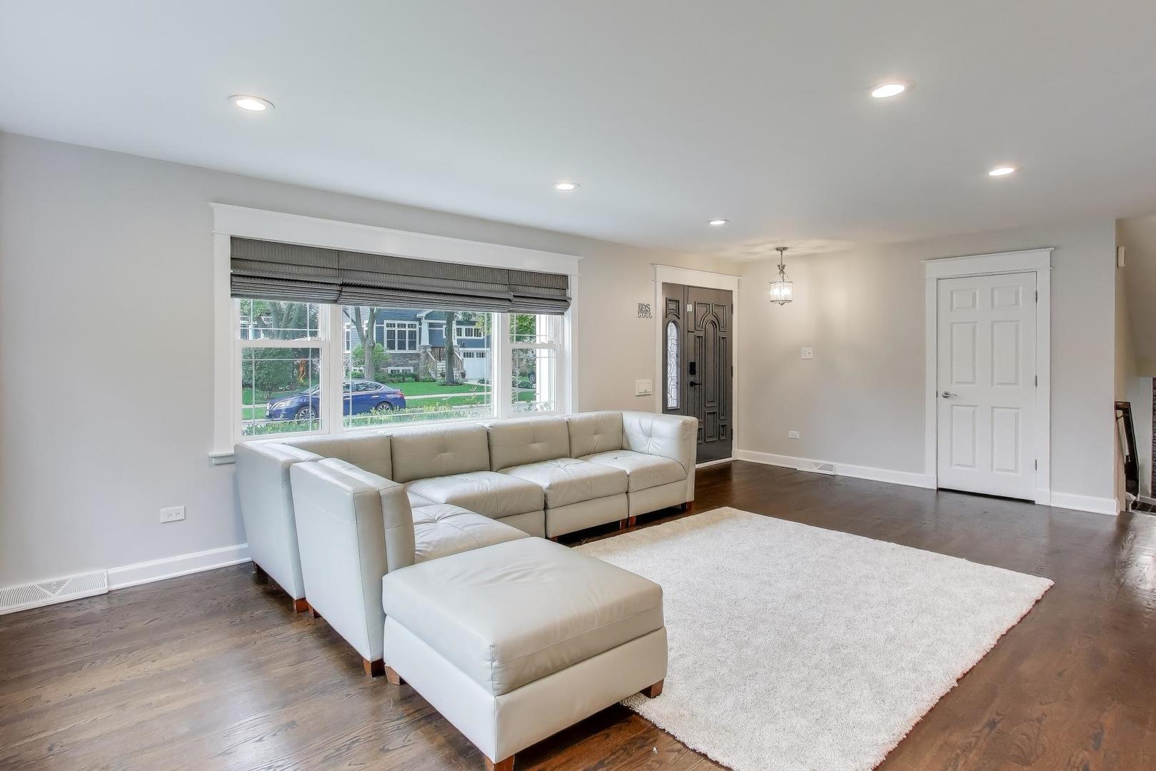 6025 N Hiawatha Avenue