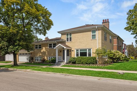 Photo of 6025 N Hiawatha Avenue, Chicago, IL 60646 (MLS # 12543986)