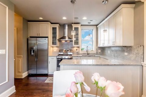 Tiny photo for 4245 S Langley Avenue #3, Chicago, IL 60653 (MLS # 12635124)