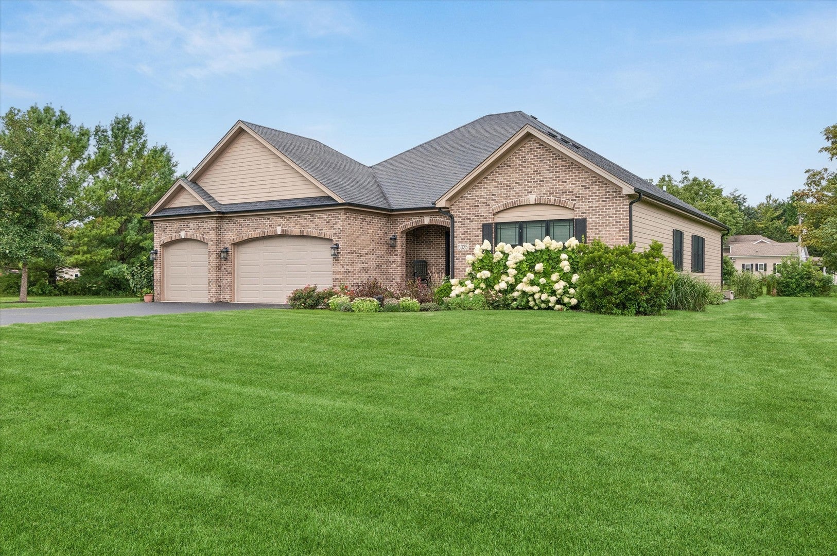 5325 Goldenrod Drive