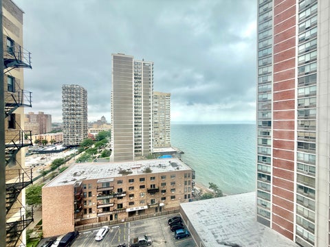 Tiny photo for 6101 N Sheridan Road #11E, Chicago, IL 60660 (MLS # 12700197)