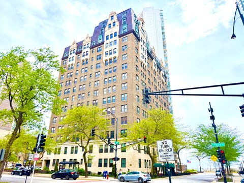 Tiny photo for 6101 N Sheridan Road #11E, Chicago, IL 60660 (MLS # 12700197)