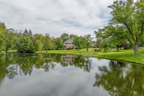 Tiny photo for 5420 Belmont Court, Libertyville, IL 60048 (MLS # 12711143)