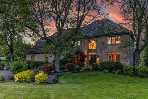 Tiny photo for 5420 Belmont Court, Libertyville, IL 60048 (MLS # 12711143)