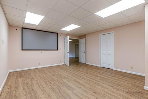 Tiny photo for 5420 Belmont Court, Libertyville, IL 60048 (MLS # 12711143)