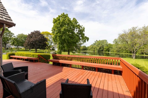 Tiny photo for 5420 Belmont Court, Libertyville, IL 60048 (MLS # 12711143)