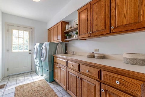 Tiny photo for 5420 Belmont Court, Libertyville, IL 60048 (MLS # 12711143)
