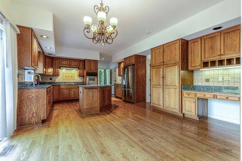 Tiny photo for 5420 Belmont Court, Libertyville, IL 60048 (MLS # 12711143)