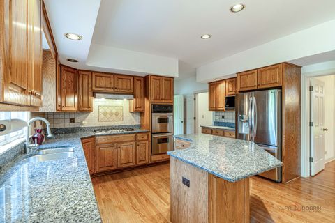 Tiny photo for 5420 Belmont Court, Libertyville, IL 60048 (MLS # 12711143)