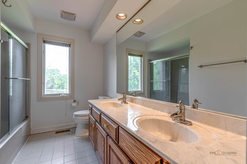 Tiny photo for 5420 Belmont Court, Libertyville, IL 60048 (MLS # 12711143)