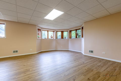Tiny photo for 5420 Belmont Court, Libertyville, IL 60048 (MLS # 12711143)
