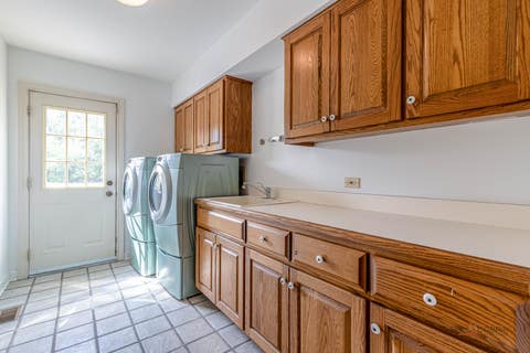 Tiny photo for 5420 Belmont Court, Libertyville, IL 60048 (MLS # 12711143)