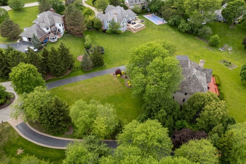 Tiny photo for 5420 Belmont Court, Libertyville, IL 60048 (MLS # 12711143)