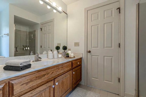 Tiny photo for 5420 Belmont Court, Libertyville, IL 60048 (MLS # 12711143)