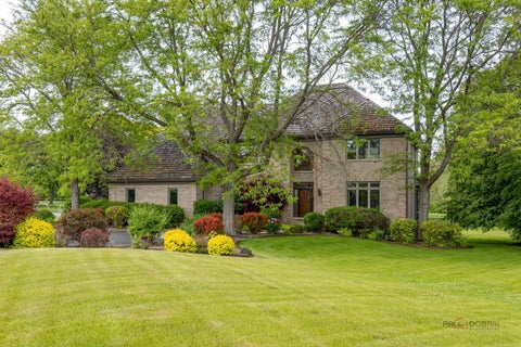 Photo of 5420 Belmont Court, Libertyville, IL 60048 (MLS # 12711143)
